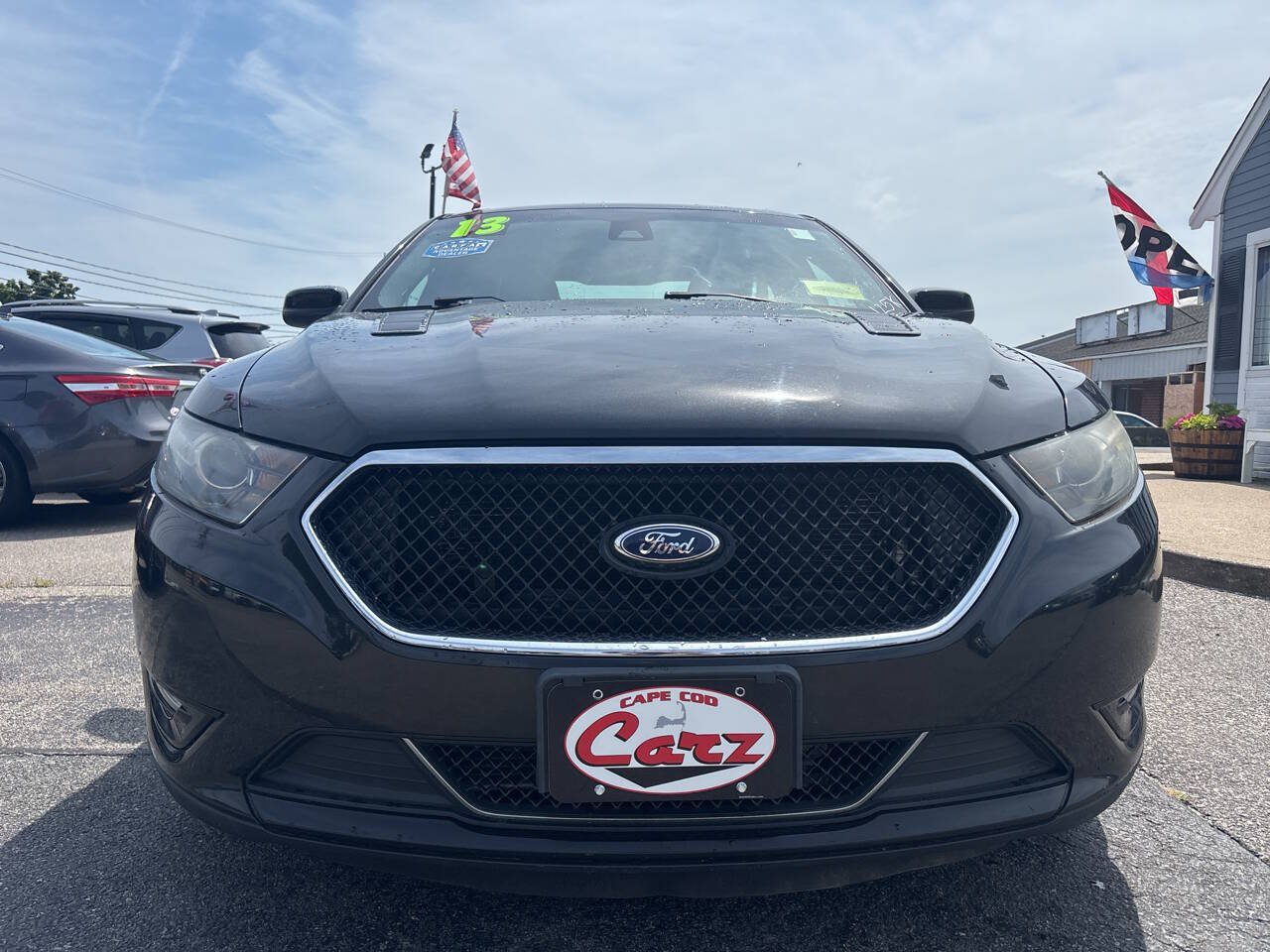 Used 2013 Ford Taurus SHO AWD/4WD image 2