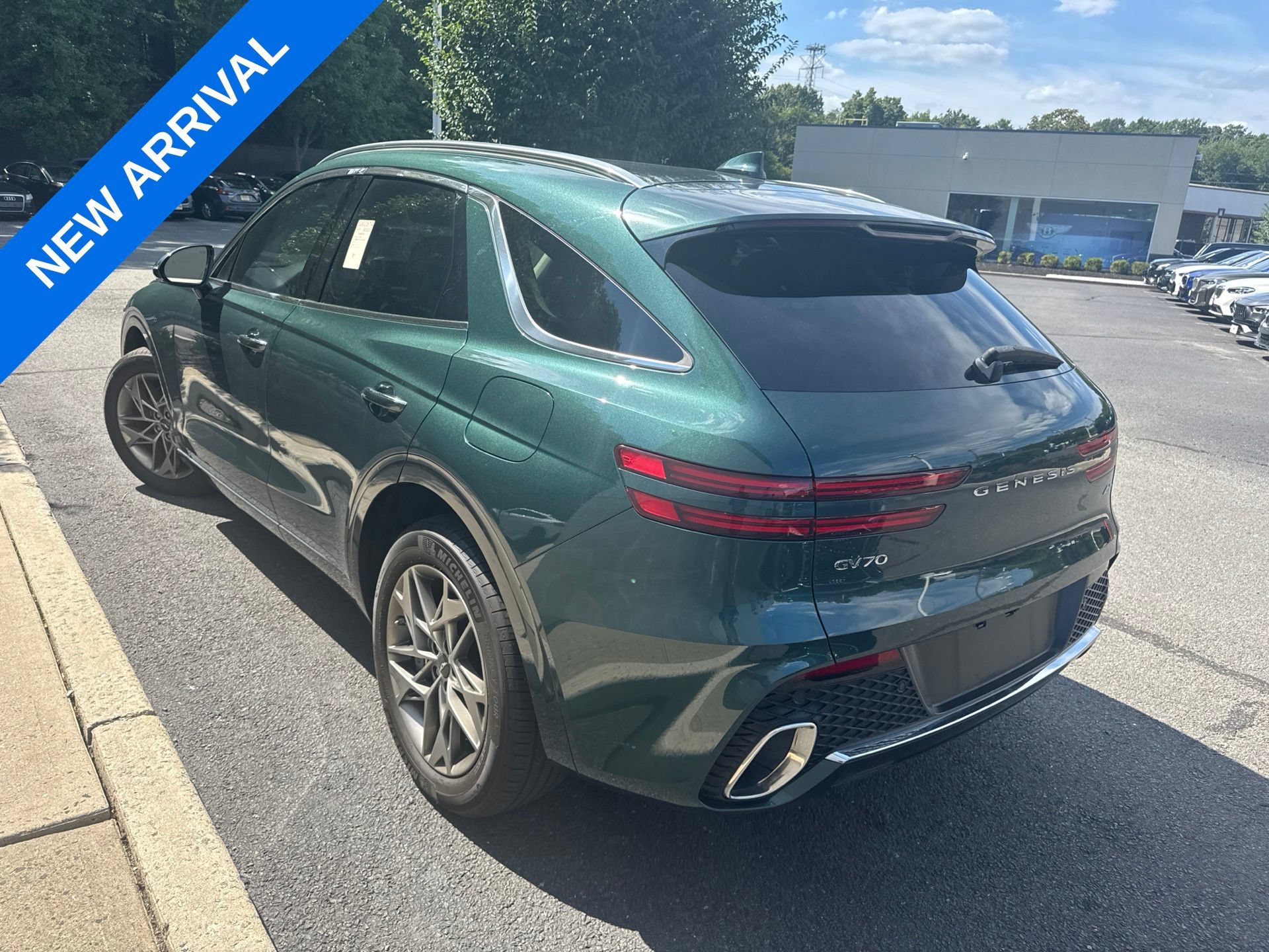 Used 2024 Genesis GV70 2.5T w/ Advanced Package AWD/4WD image 4
