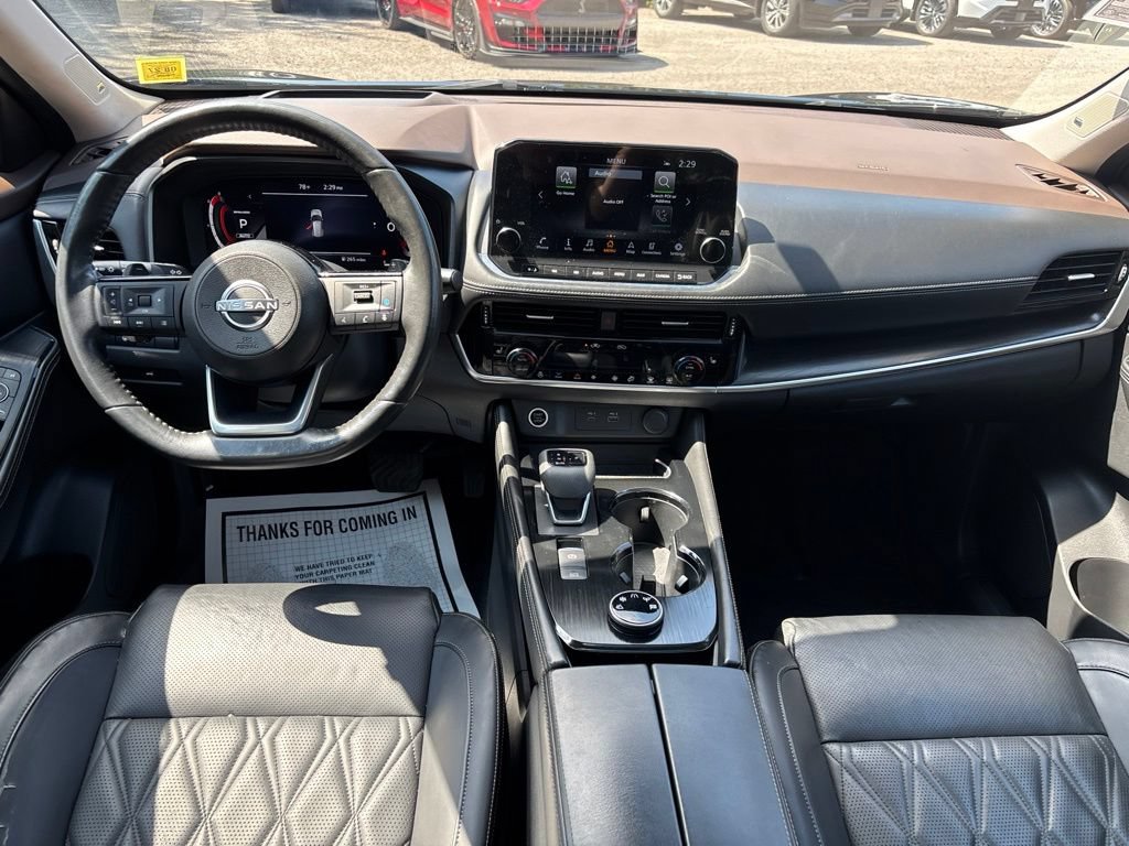 Certified 2023 Nissan Rogue Platinum w/ Platinum Premium Package AWD/4WD image 17