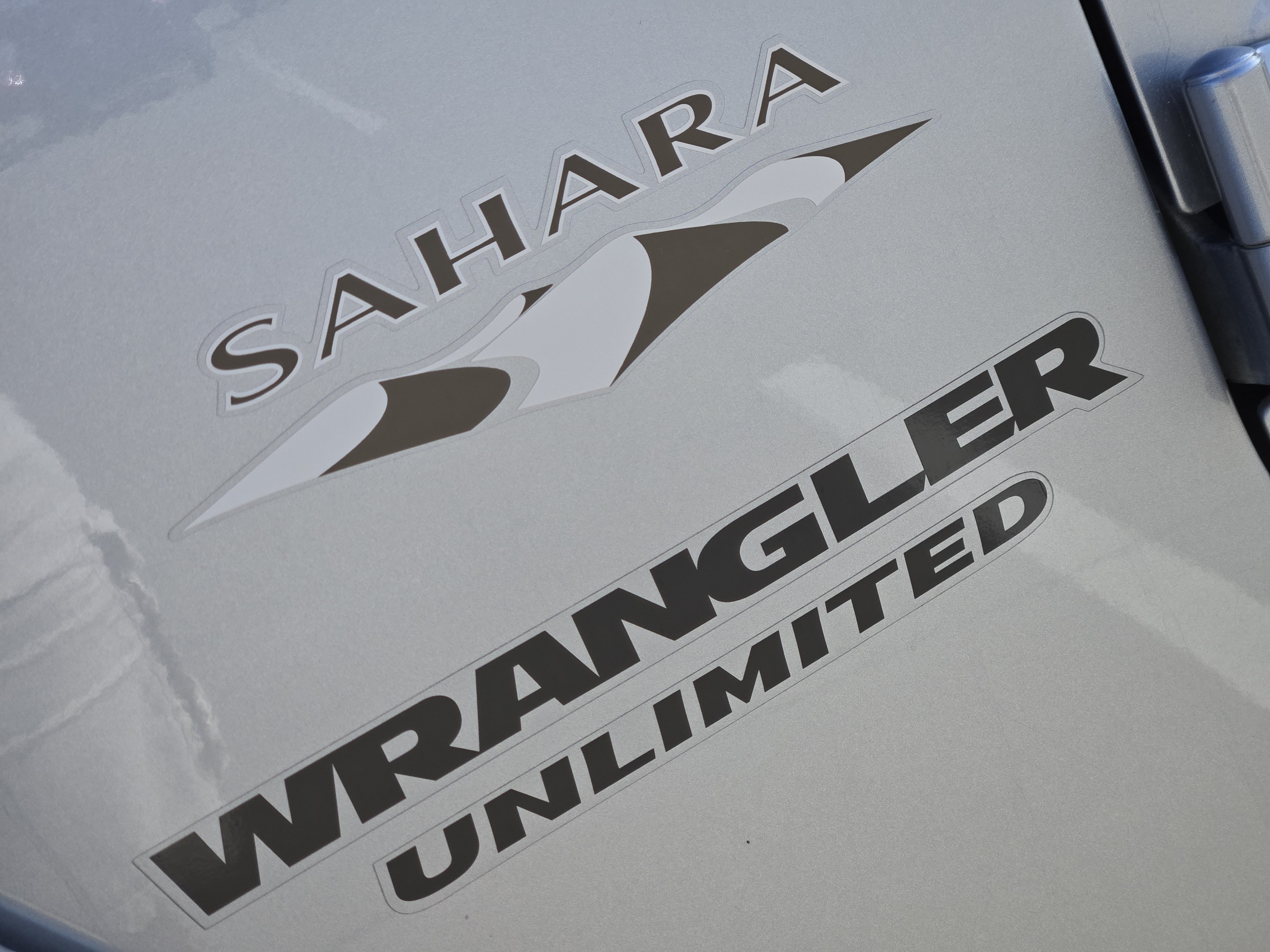 Used 2017 Jeep Wrangler Unlimited Sahara w/ Connectivity Group AWD/4WD image 31