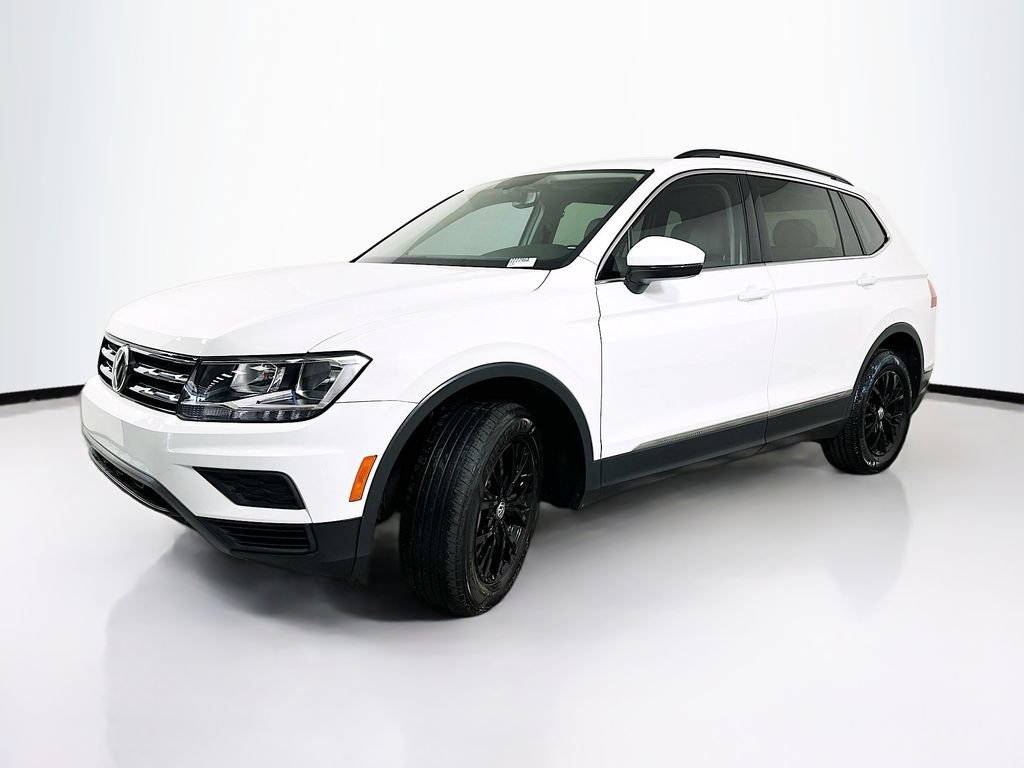 Certified 2021 Volkswagen Tiguan SE w/ Panoramic Sunroof Package image 2
