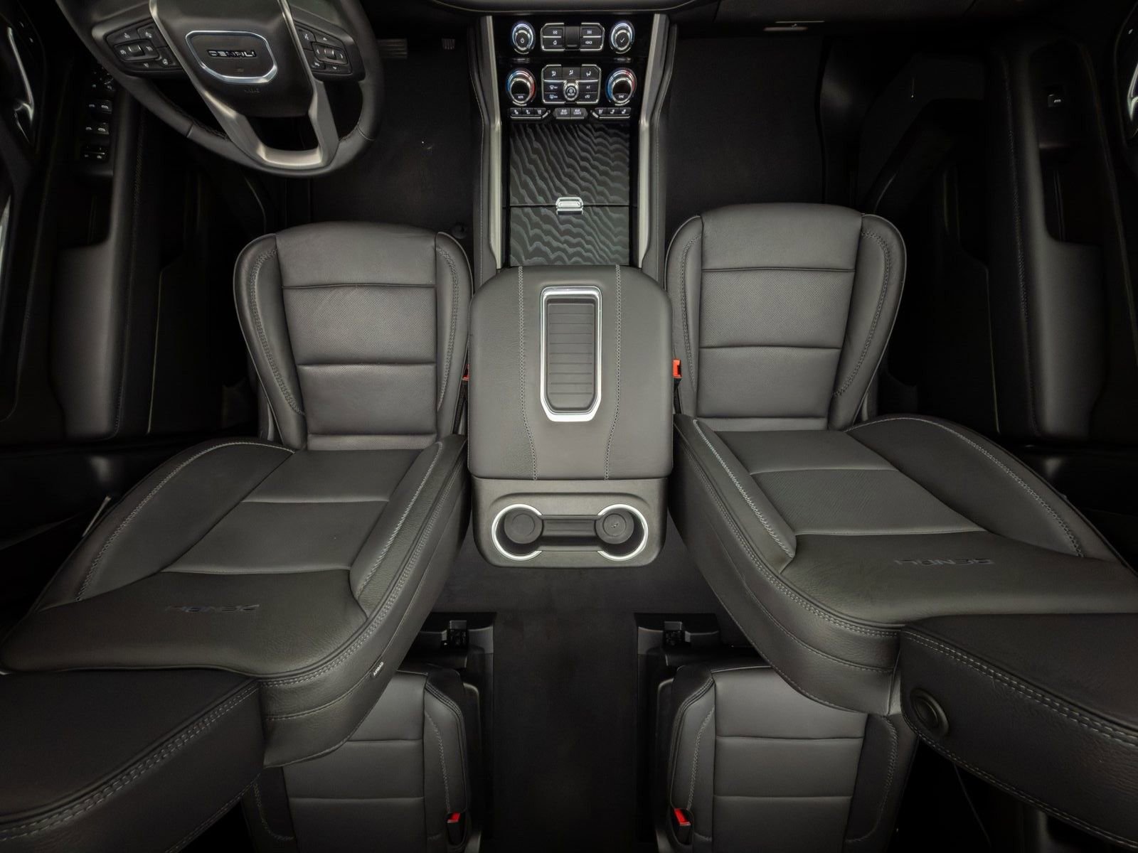 Used 2024 GMC Yukon Denali image 16