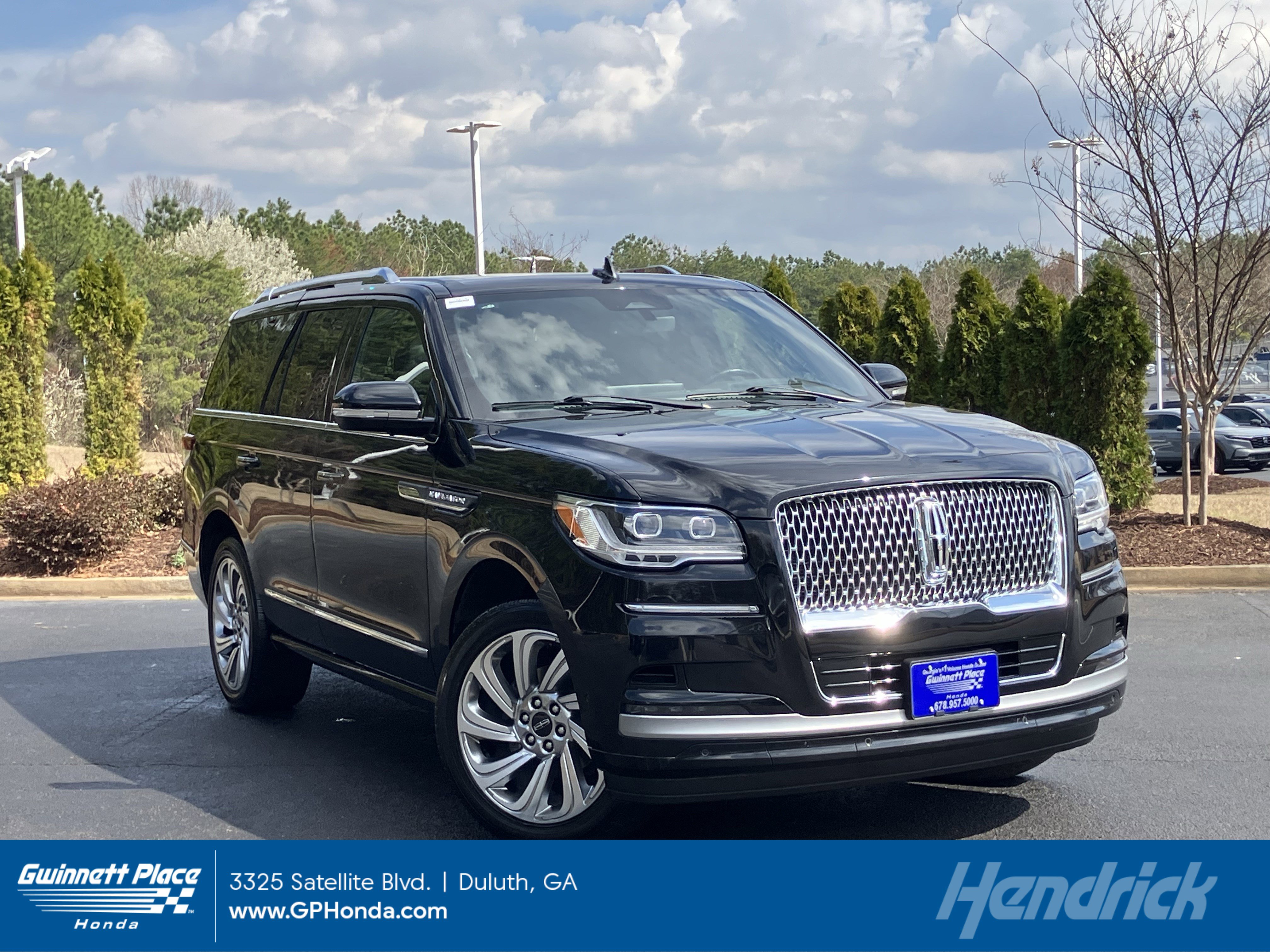 Used 2024 Lincoln Navigator Reserve image 1