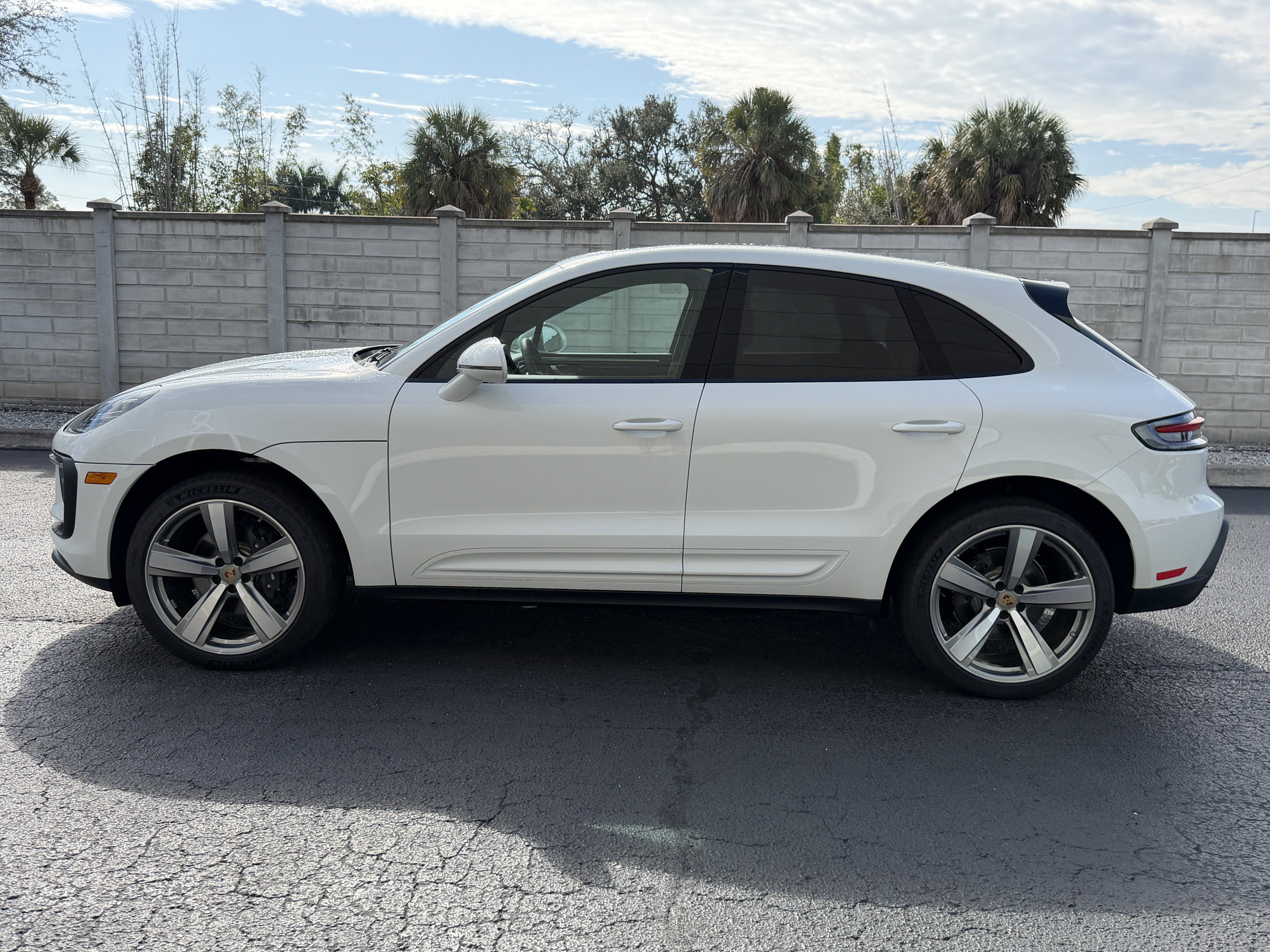 New 2025 Porsche Macan image 2