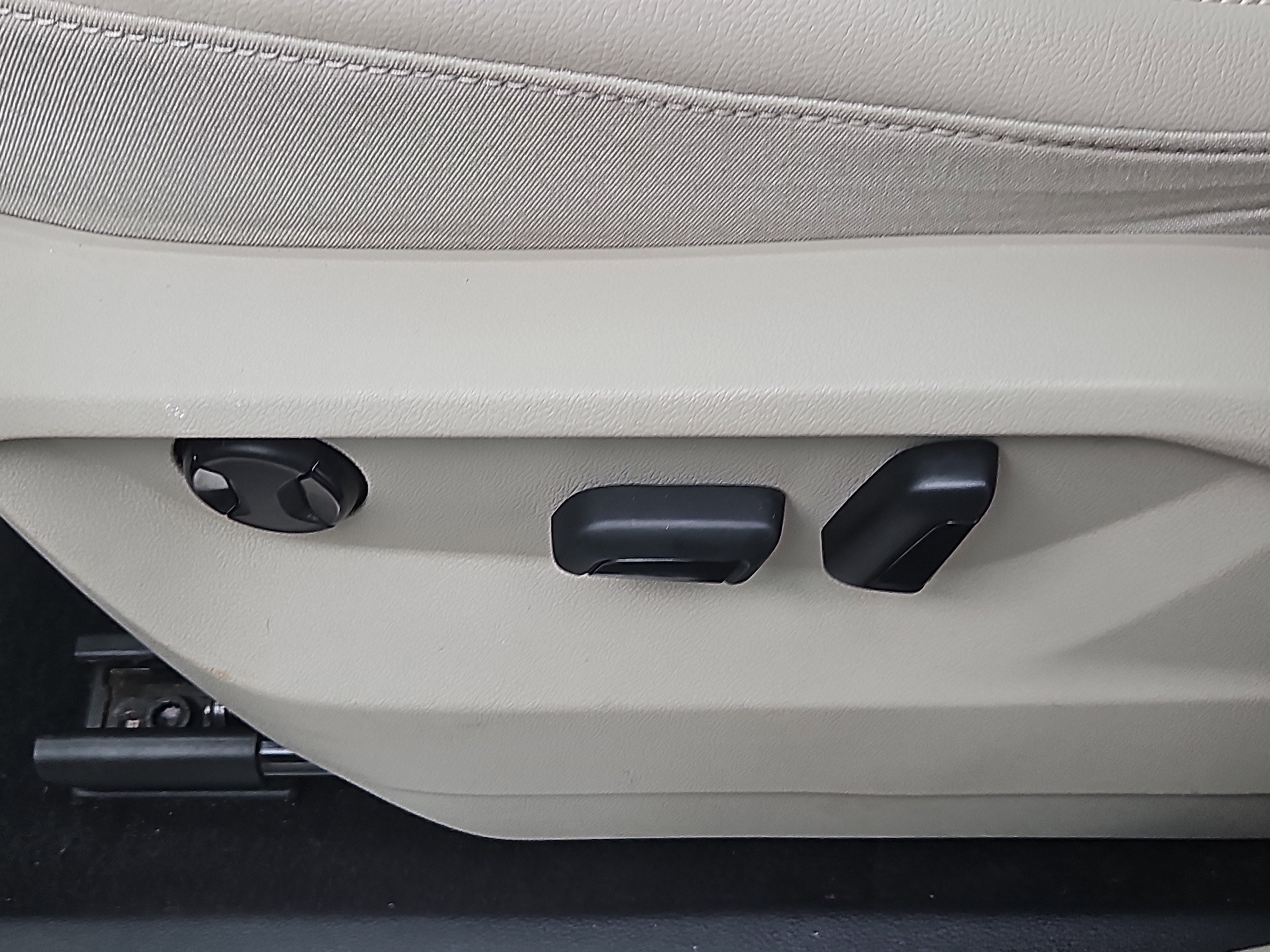 Used 2022 Volkswagen Atlas SE image 14