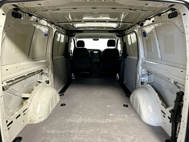 Used 2018 Mercedes-Benz Metris image 4