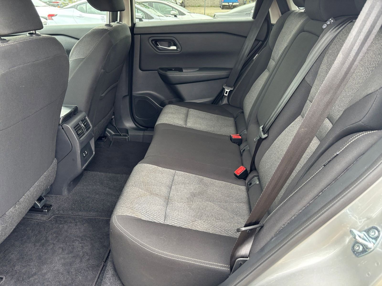 Used 2025 Nissan Rogue SV AWD/4WD image 28