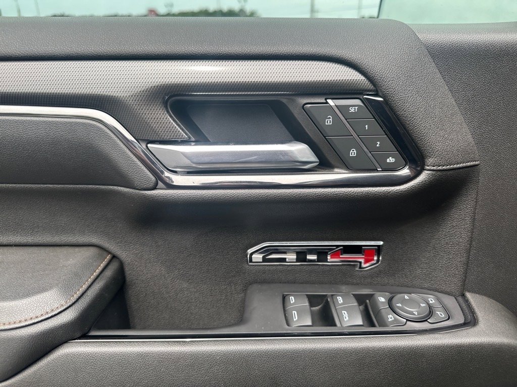 Used 2024 GMC Sierra 1500 AT4 image 6