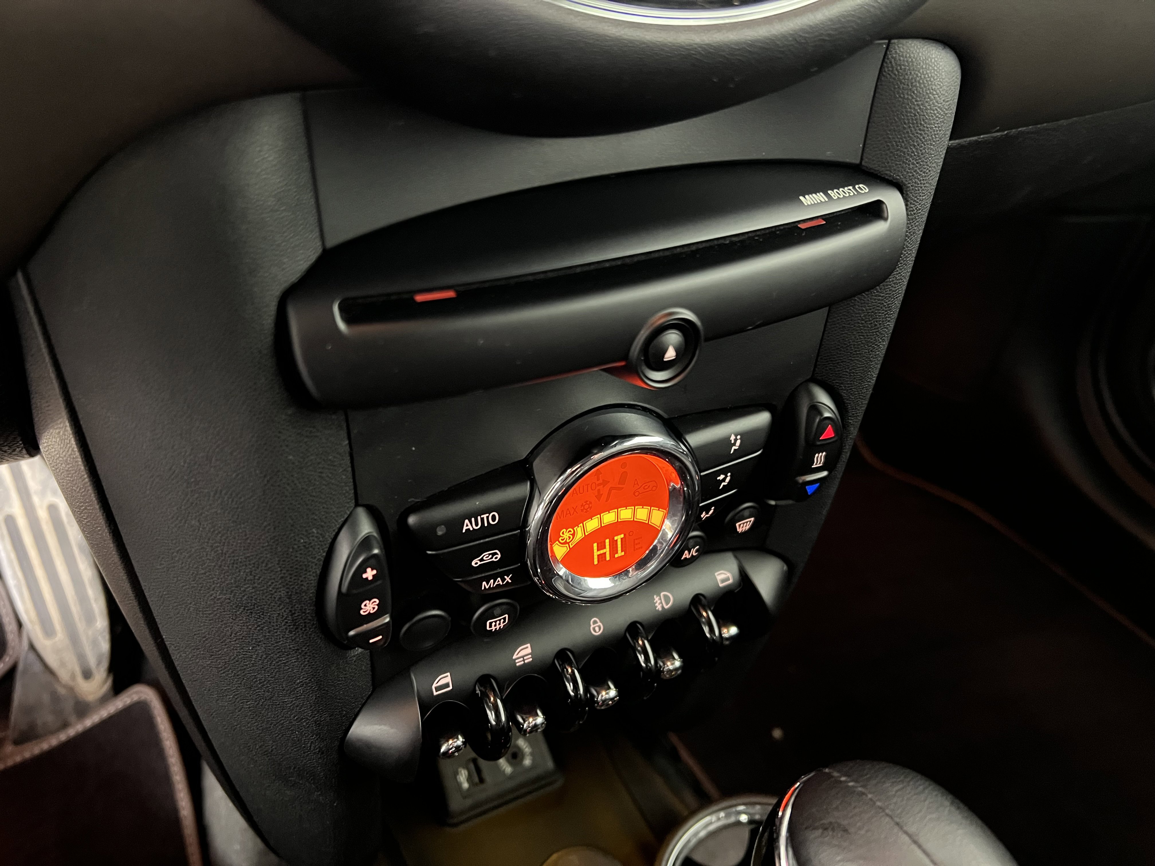 Used 2014 MINI Cooper S image 32