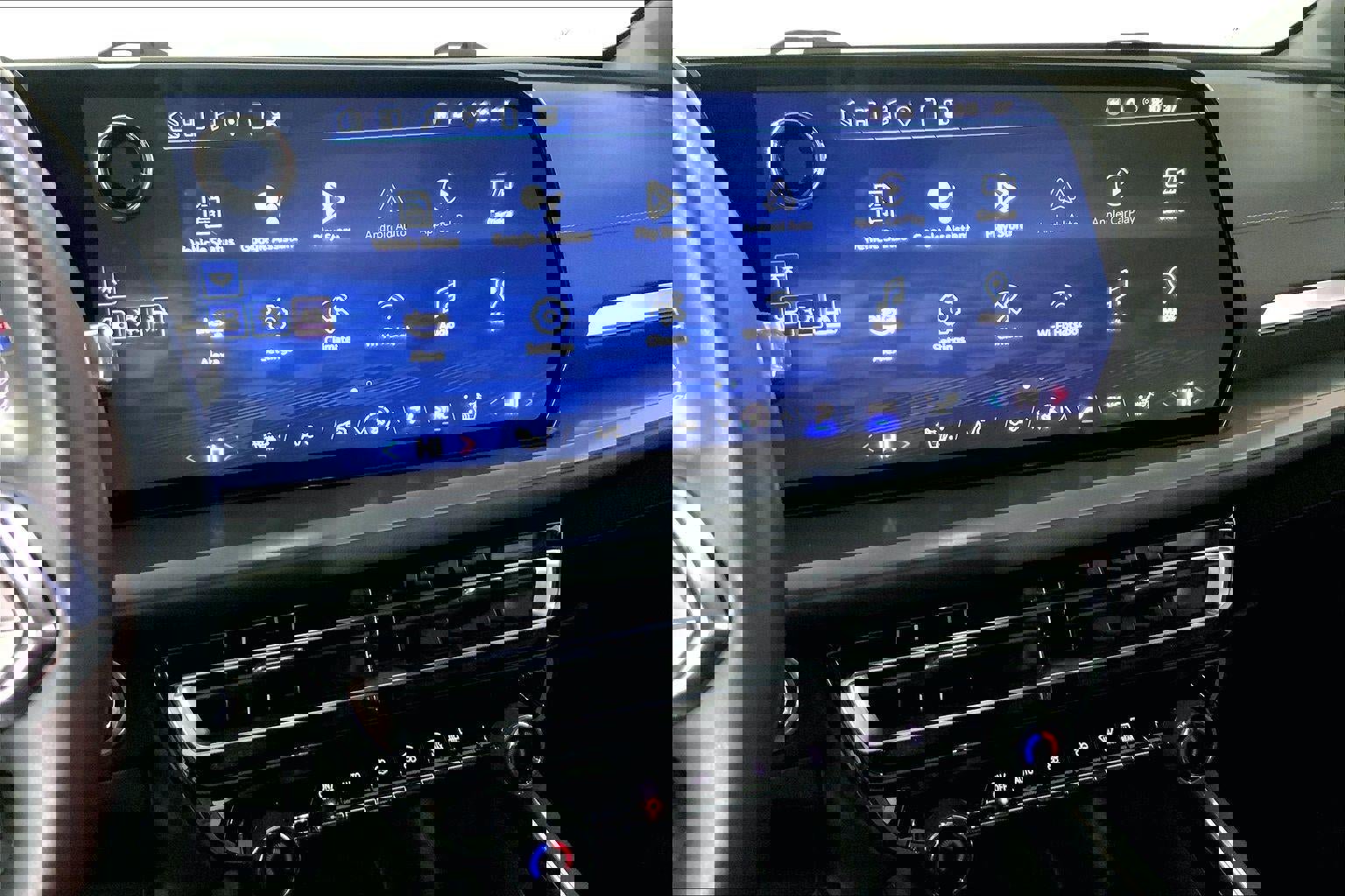 Used 2024 Chevrolet Traverse LT image 6