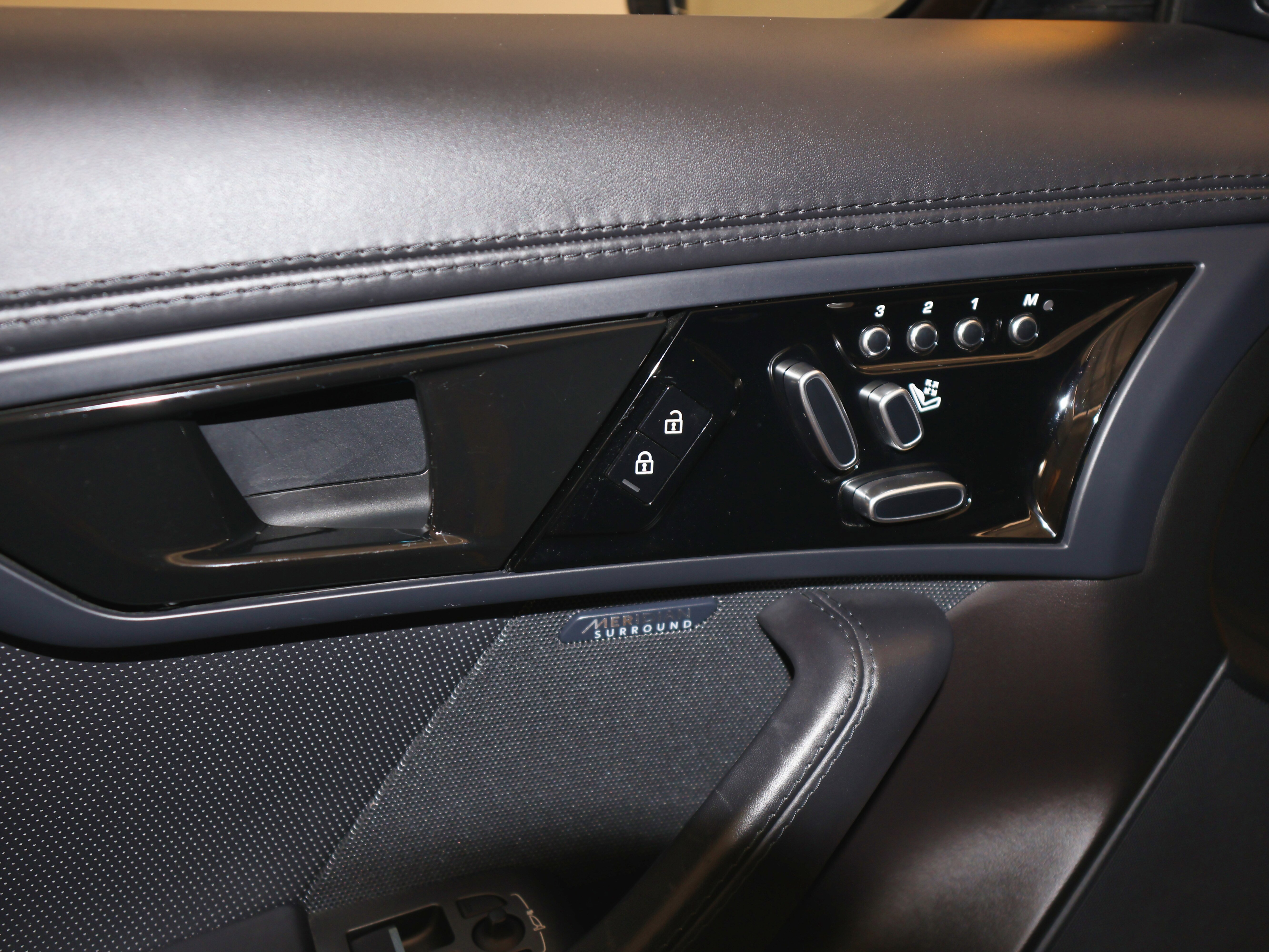 Used 2021 Jaguar F-TYPE R-Dynamic image 25