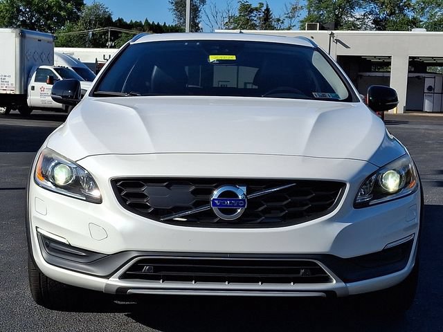 Used 2016 Volvo V60 T5 Cross Country Platinum AWD/4WD image 5