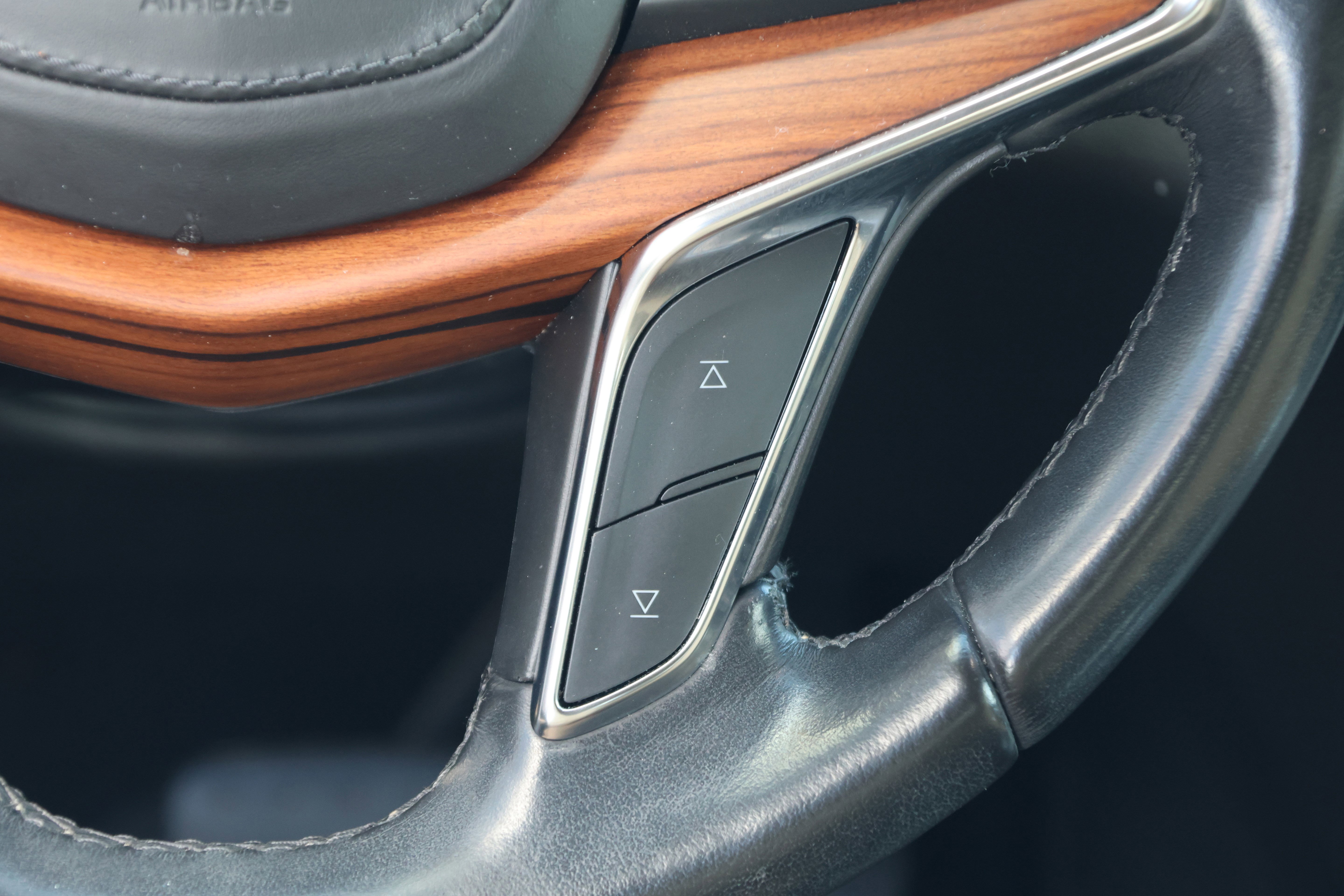 Used 2019 Cadillac XT5 Platinum AWD/4WD image 23