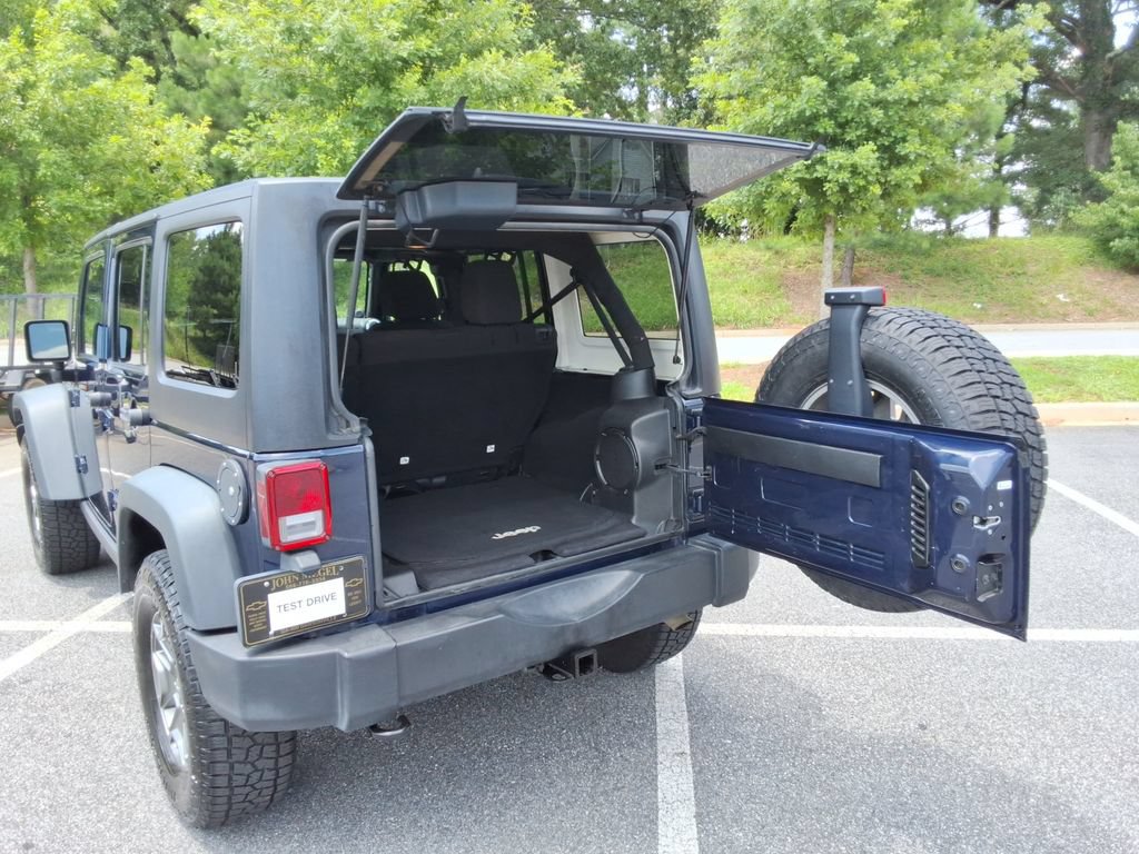 Used 2013 Jeep Wrangler Unlimited Rubicon w/ Connectivity Group AWD/4WD image 16
