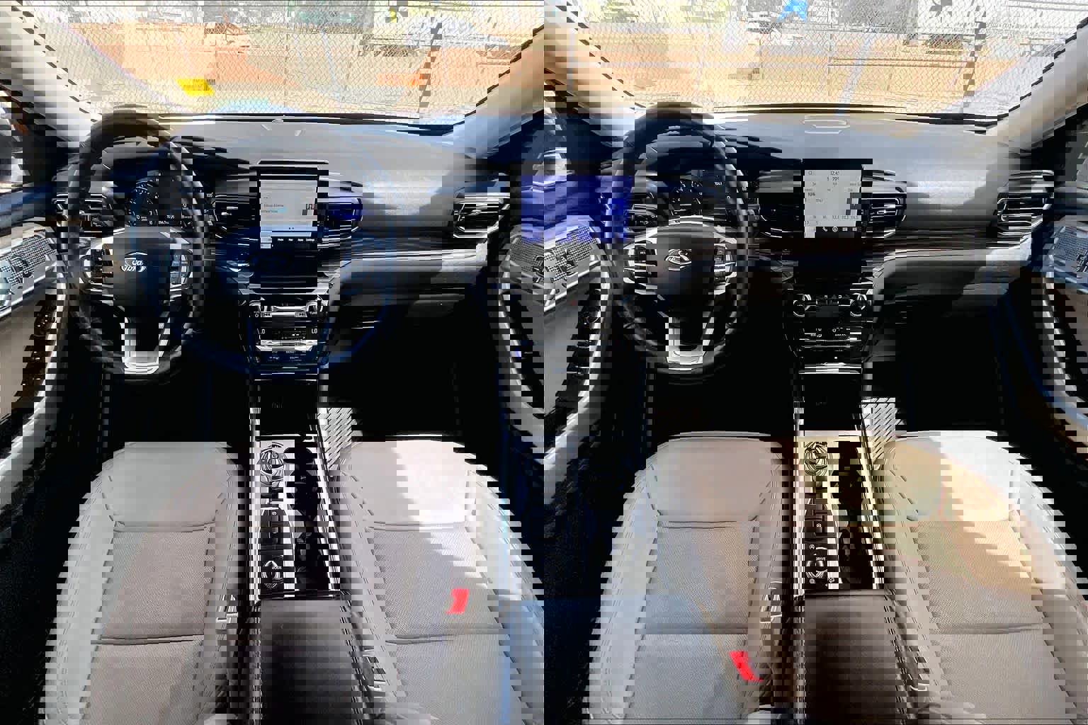 Used 2021 Ford Explorer Limited image 13