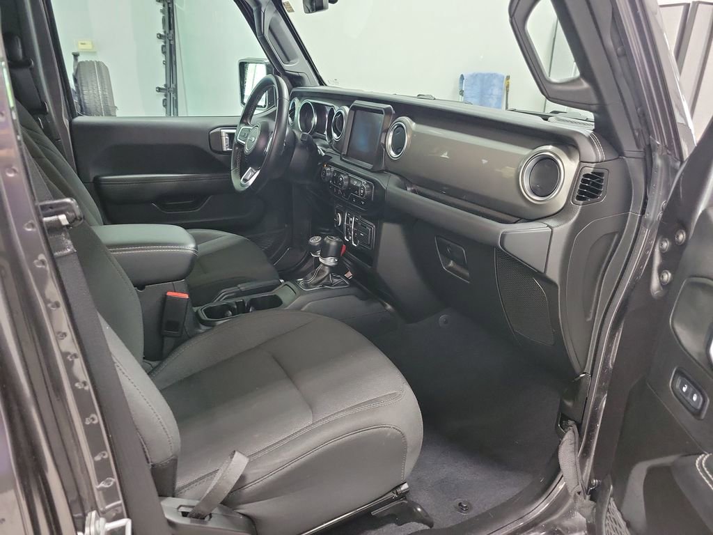 Certified 2022 Jeep Wrangler Unlimited Sahara AWD/4WD image 14