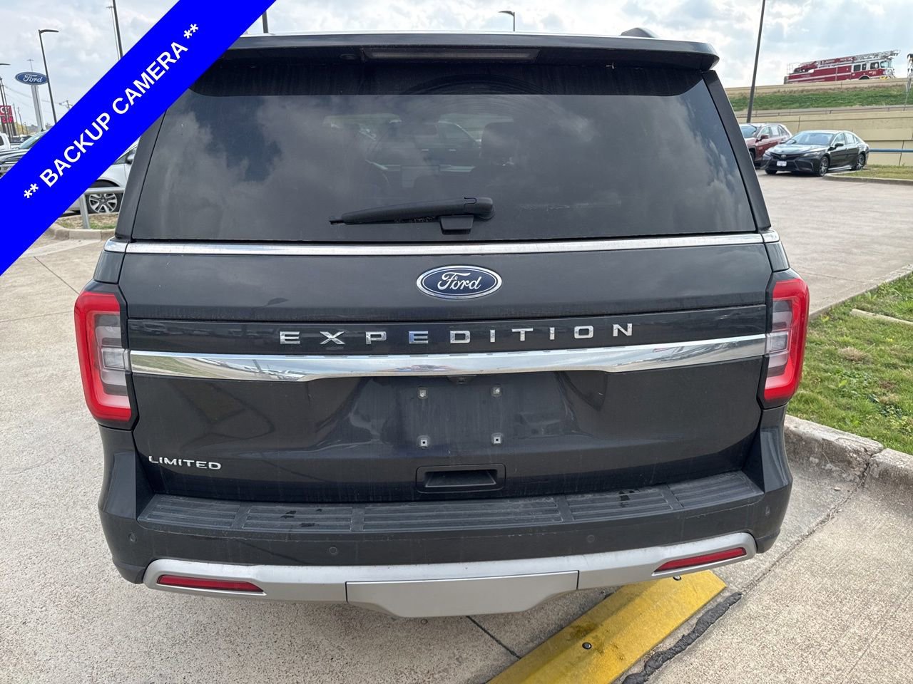 Used 2023 Ford Expedition Limited image 10