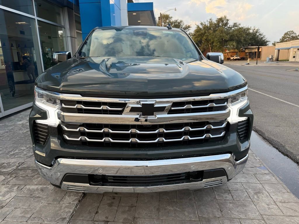 New 2026 Chevrolet Silverado 1500 LTZ w/ Z71 Off-Road Package AWD/4WD image 6