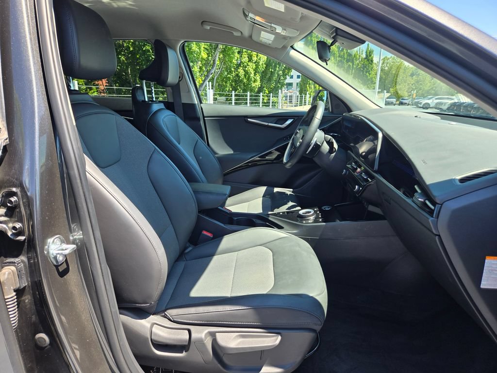 Used 2024 Kia Niro Wind w/ Wind Preserve Package FWD image 12