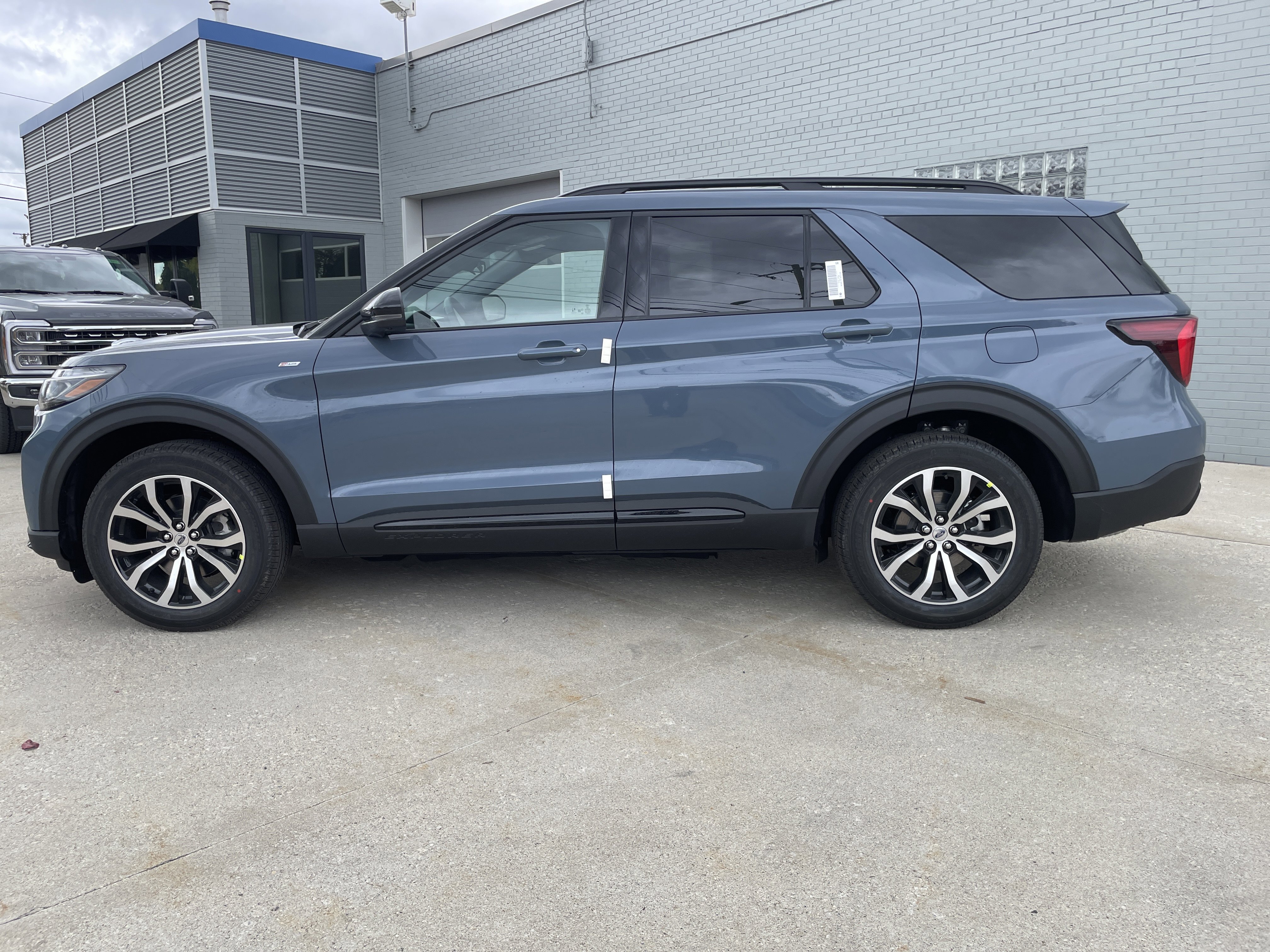 New 2026 Ford Explorer ST-Line image 8
