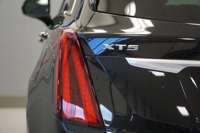 Certified 2022 Cadillac XT5 Premium Luxury image 4