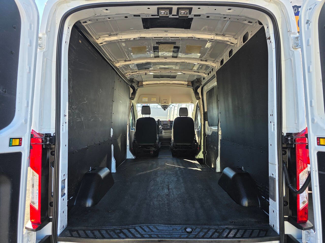 Used 2022 Ford Transit 250 Medium Roof AWD w/ Load Area Protection Package image 11