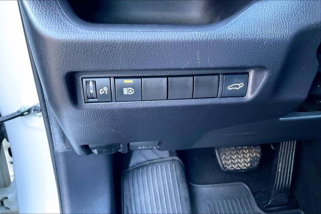 Used 2019 Toyota RAV4 XLE w/ Convenience Package FWD image 34