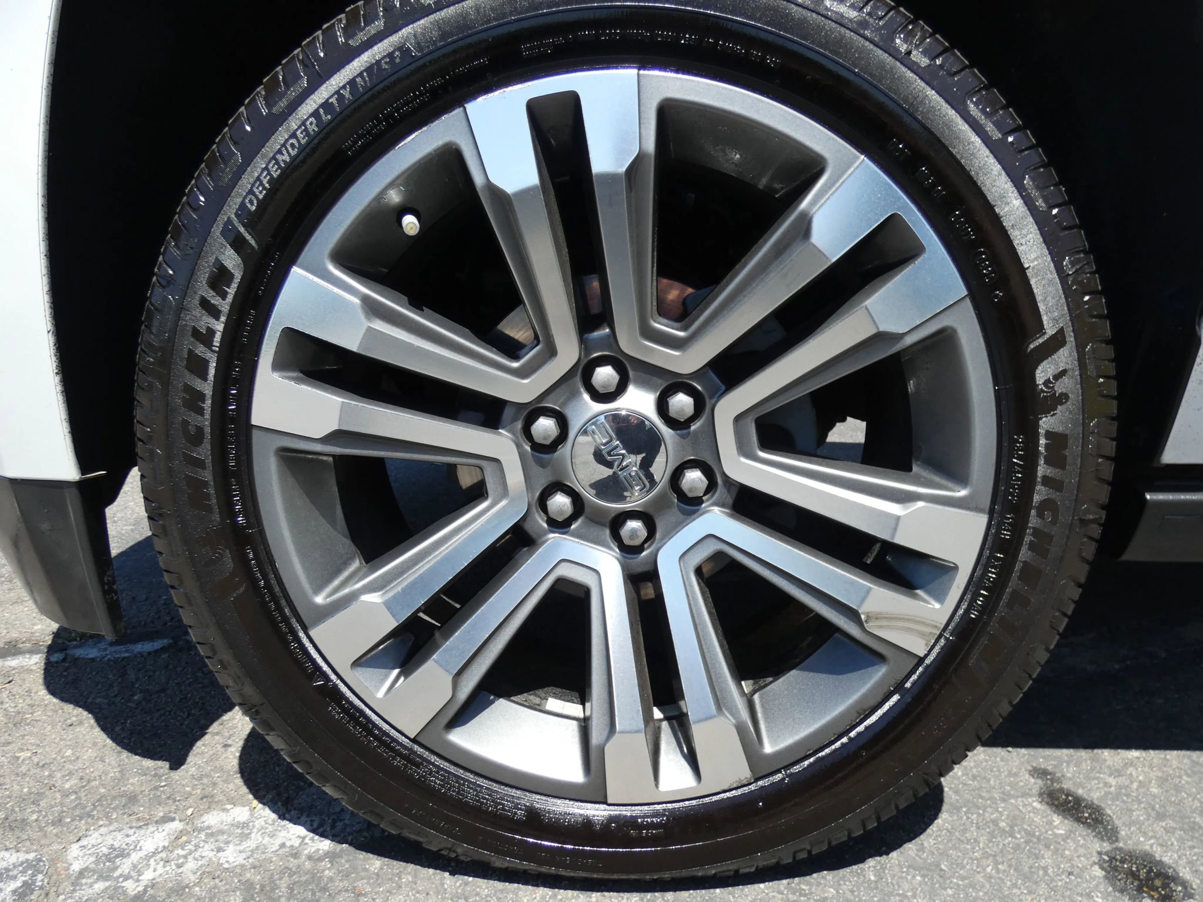 Used 2018 GMC Yukon Denali w/ Denali Ultimate Package image 21