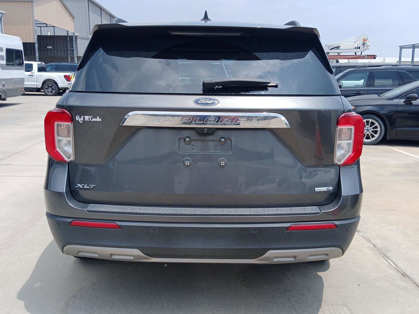 Used 2020 Ford Explorer XLT w/ Equipment Group 202A AWD/4WD image 8