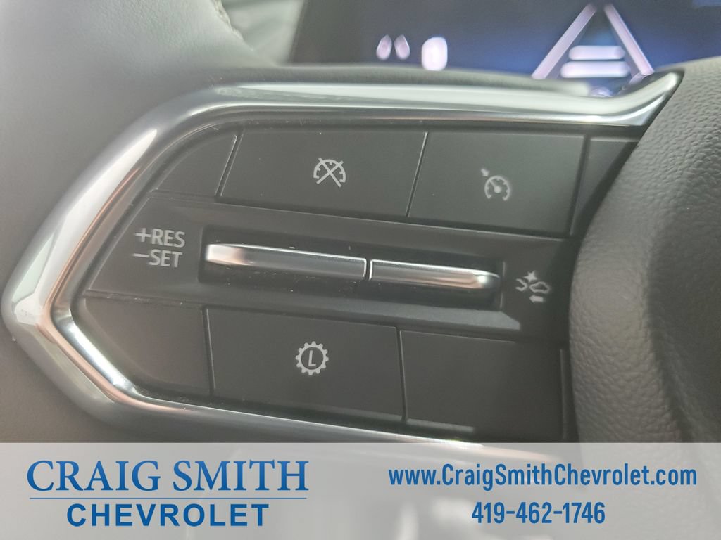 Used 2025 Chevrolet Traverse LT FWD image 20