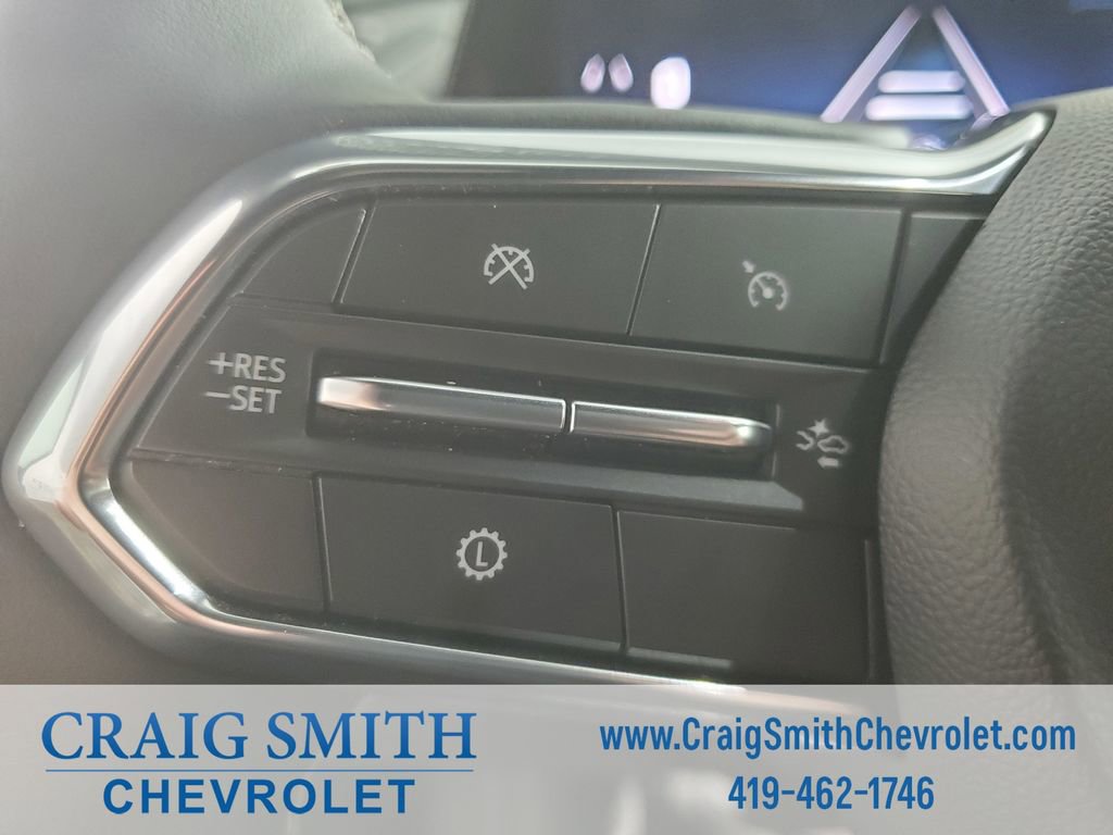 Used 2025 Chevrolet Traverse LT FWD image 20