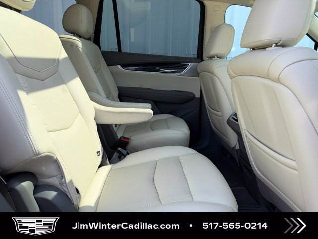 Used 2021 Cadillac XT6 Premium Luxury AWD/4WD image 17