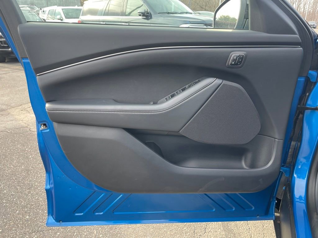 Used 2025 Ford Mustang Mach-E Select w/ Comfort Package Lite image 16