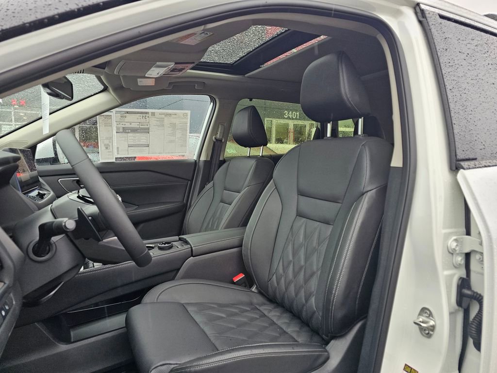 New 2026 Nissan Rogue Platinum AWD/4WD image 17