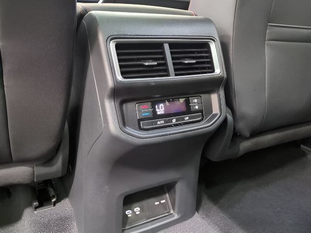 Used 2025 Volkswagen Atlas Peak Edition SE AWD/4WD image 19