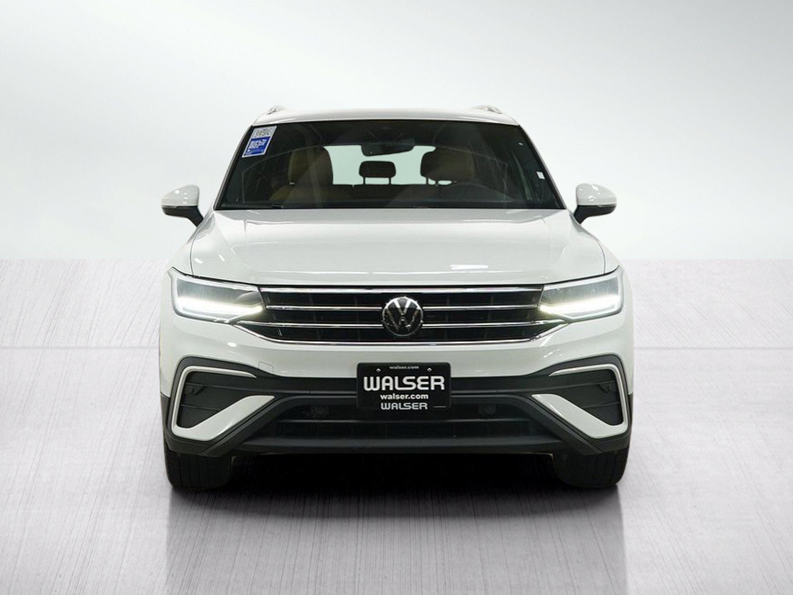 Used 2024 Volkswagen Tiguan SE AWD/4WD image 8
