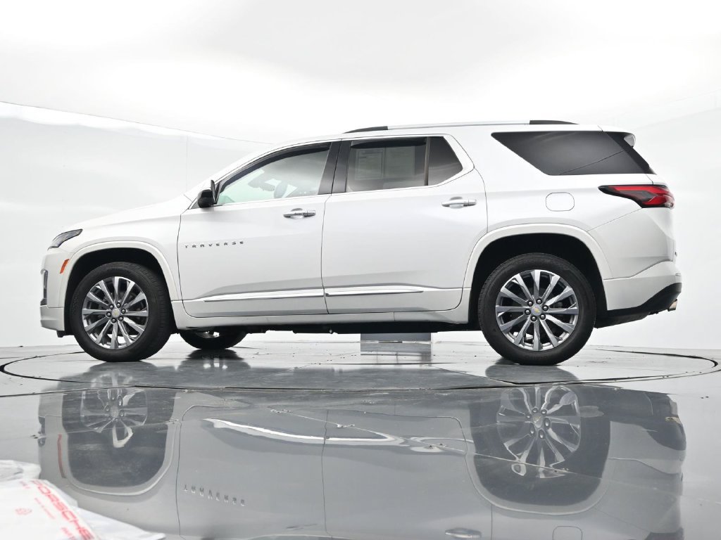Used 2023 Chevrolet Traverse Premier FWD image 30