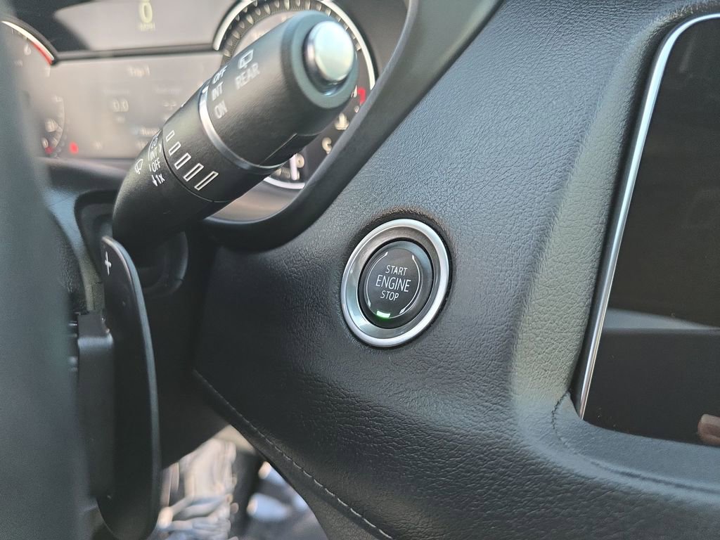 Used 2021 Cadillac XT4 Luxury w/ Cold Weather Package image 18