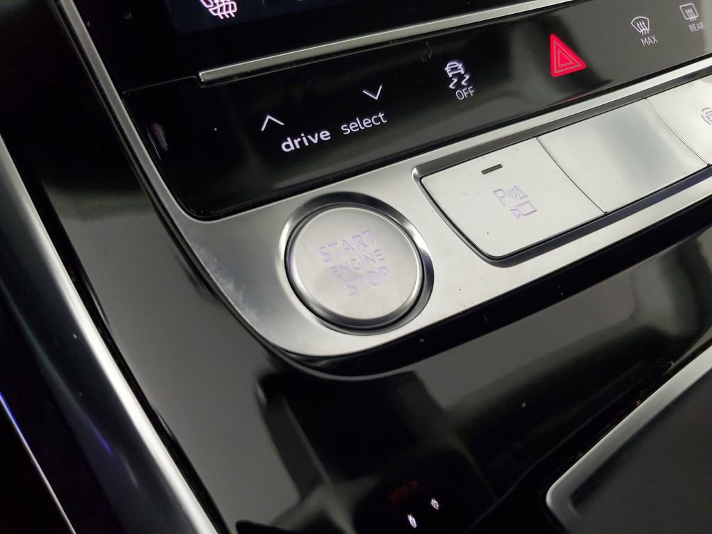 Used 2019 Audi Q8 Prestige AWD/4WD image 33