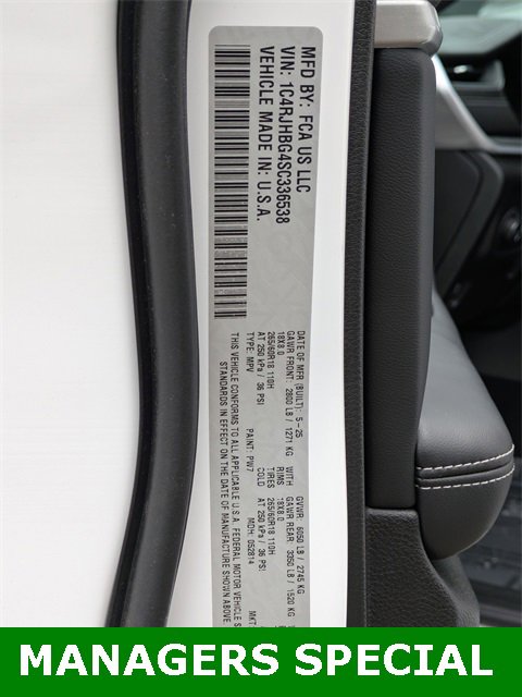 New 2025 Jeep Grand Cherokee Limited w/ Trailer Tow Package image 30