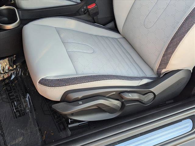 Used 2025 MINI Cooper 2-Door Hardtop image 4