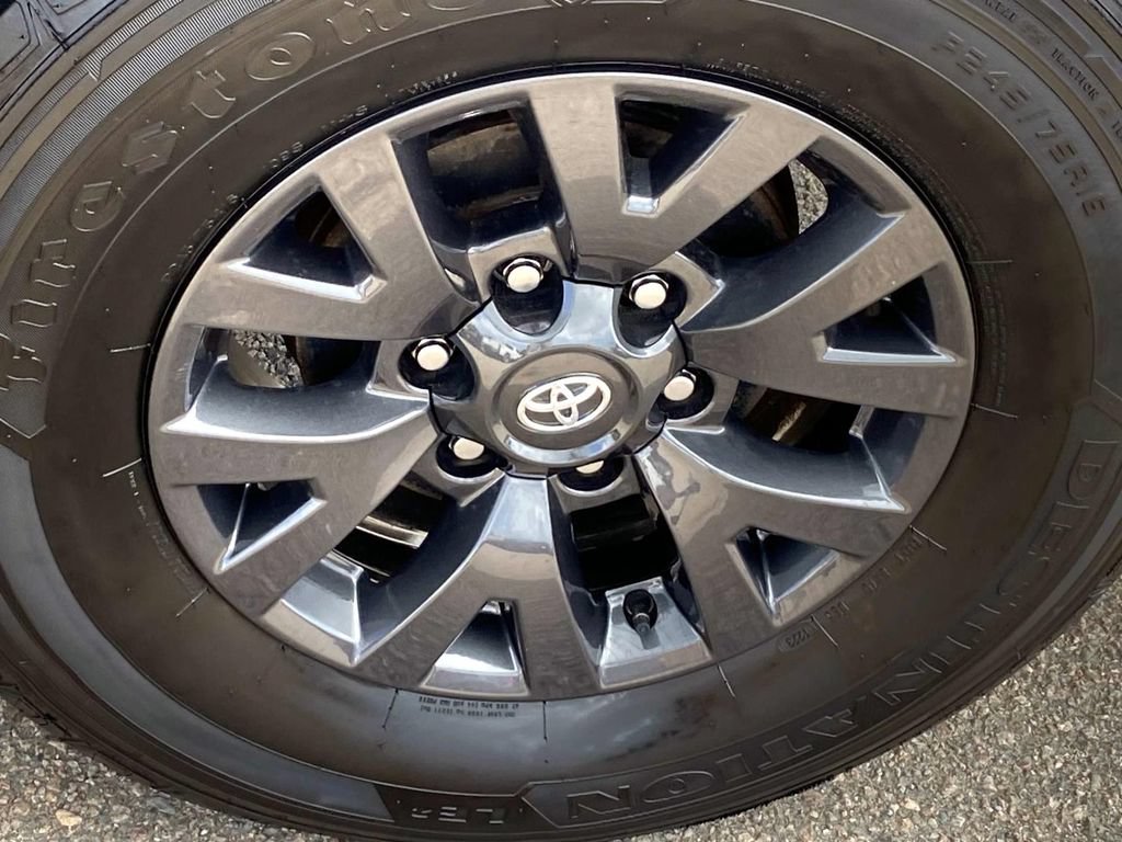 Used 2023 Toyota Tacoma SR5 AWD/4WD image 29