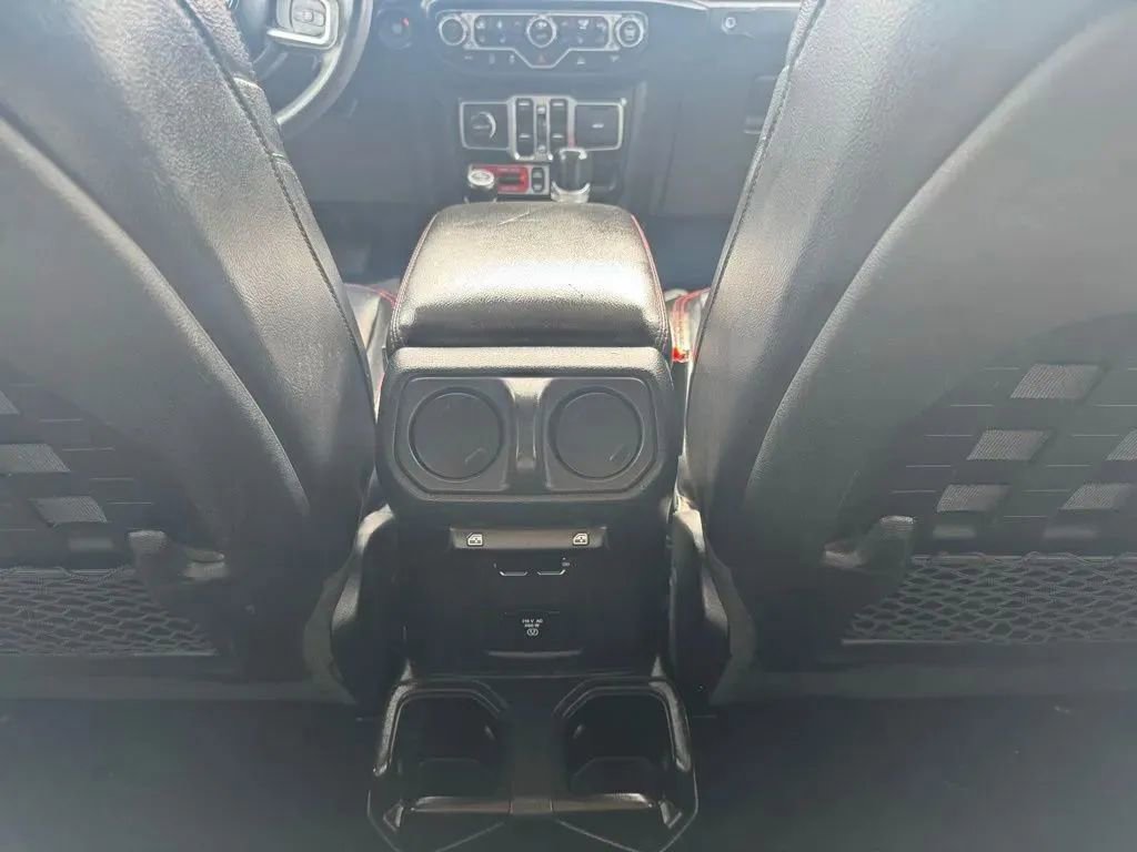 Used 2023 Jeep Gladiator Rubicon w/ Cold Weather Group AWD/4WD image 19