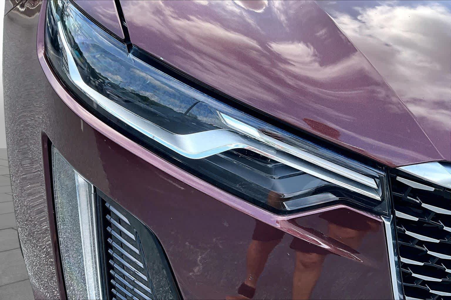 Used 2022 Cadillac XT6 Premium Luxury w/ Technology Package FWD image 28