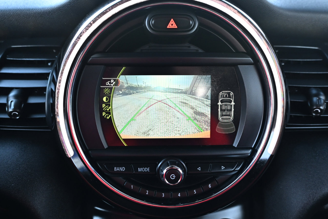 Used 2018 MINI Cooper Convertible image 18