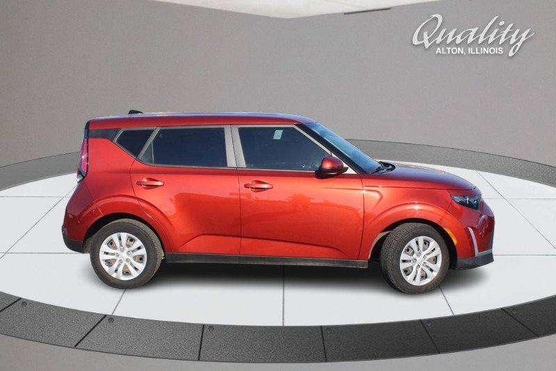 Used 2023 Kia Soul LX image 3