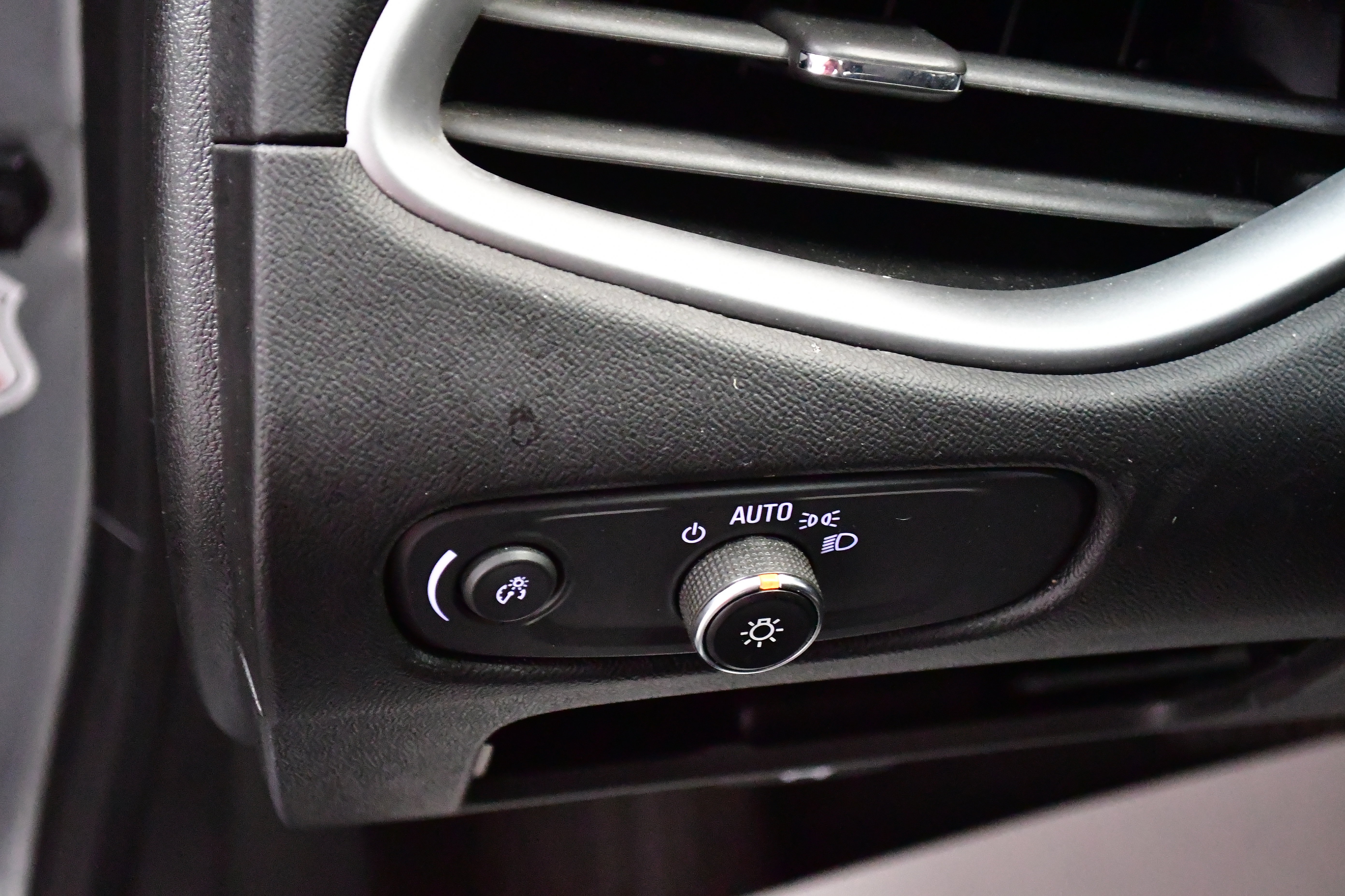 Used 2024 Chevrolet Malibu LT image 19