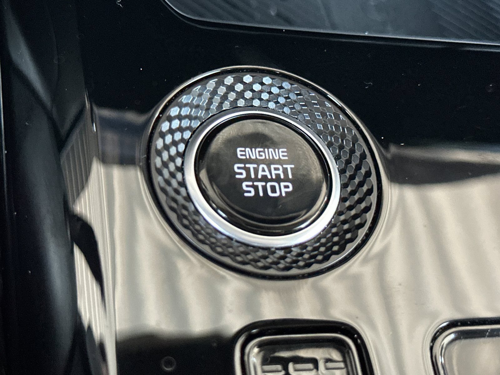 Certified 2023 Kia Niro SX Touring FWD image 31