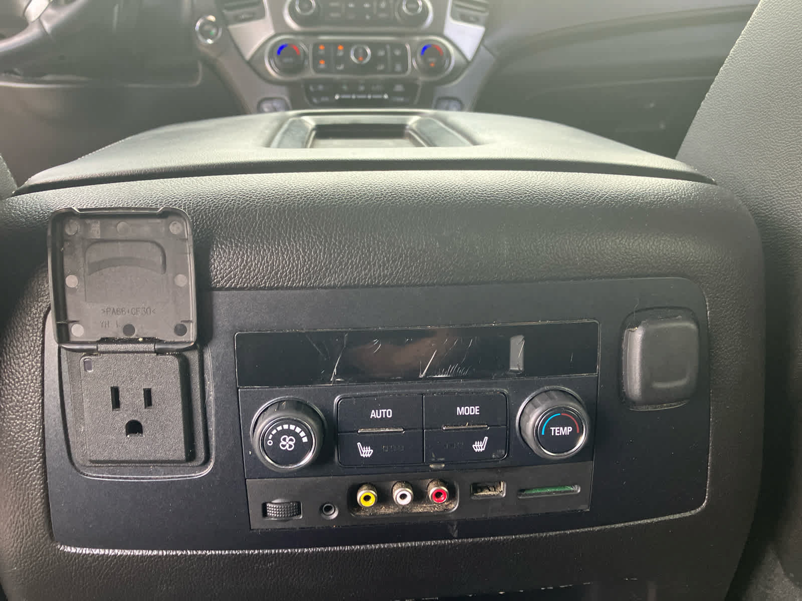 Used 2015 Chevrolet Tahoe LTZ AWD/4WD image 31