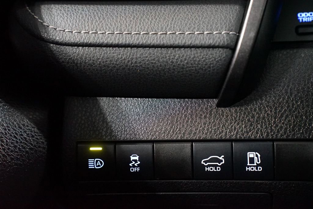 Used 2022 Toyota Camry XSE image 25